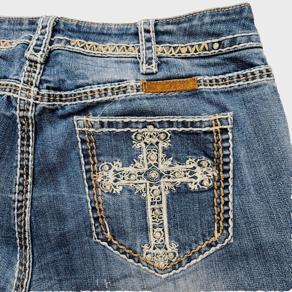 Cowgirl Tuff Denim - Cowgirl Tuff Jeans Womens Sz 32x35 (34x31) Victory White Stitch & Studded Cross
